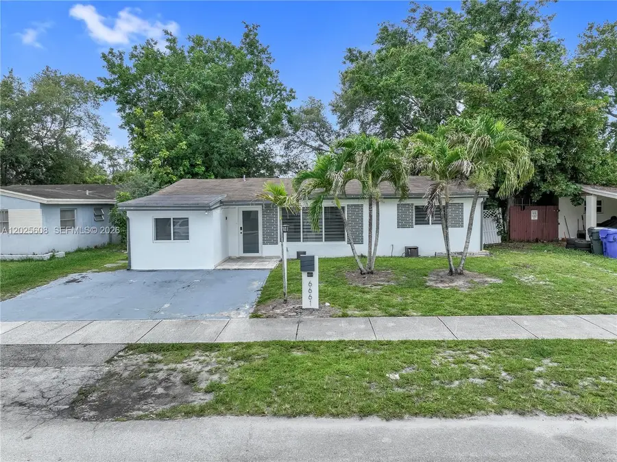 6661 Douglas St, Hollywood, FL 33024 - #2