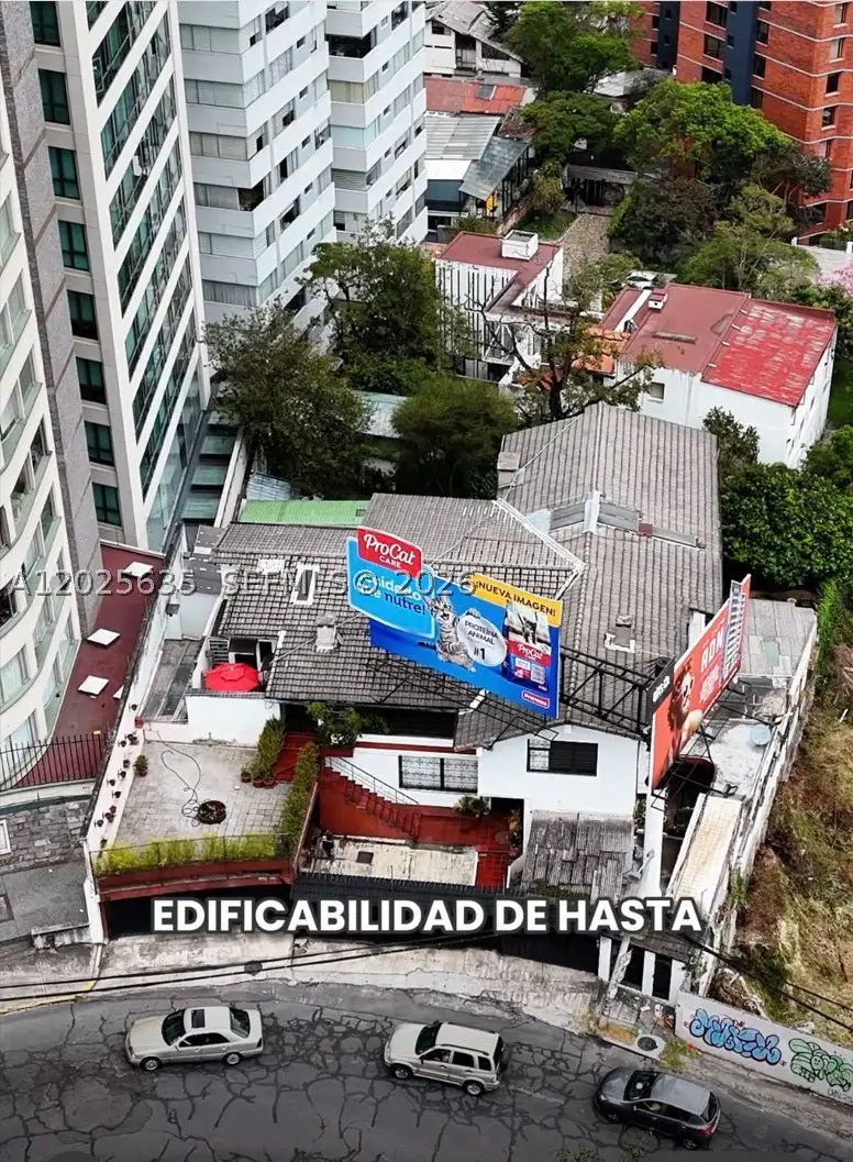 E 13- 126 Fernando Ayarza Y Eloy Alfaro, Quito, FL  - #1