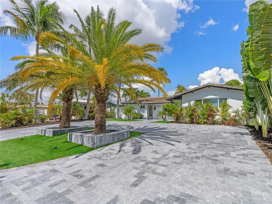 1701 SW 3rd Ave, Pompano Beach, FL 33060 - #2