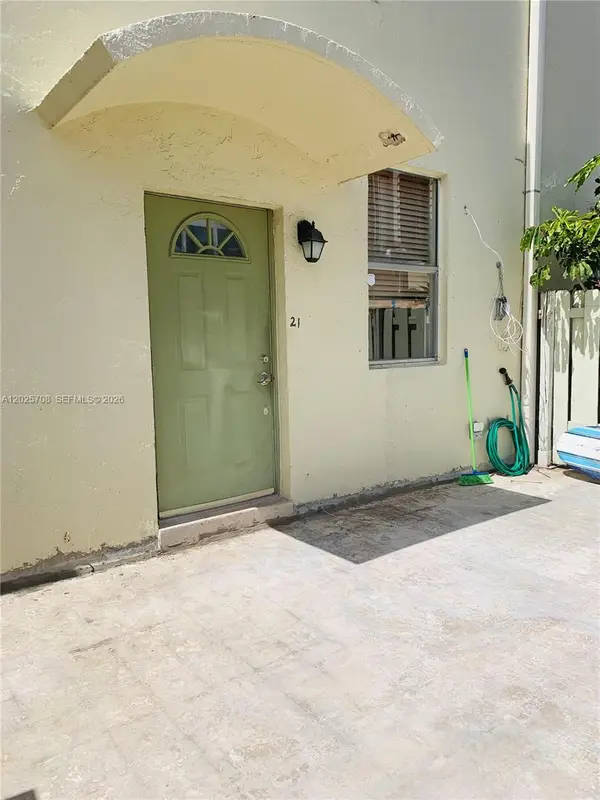 1651 NE 115th St #21C, Miami, FL 33181