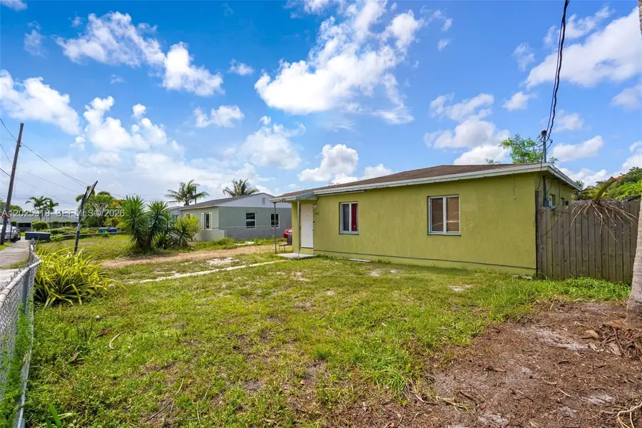 2365 NW 155th St, Miami Gardens, FL 33054 - #3