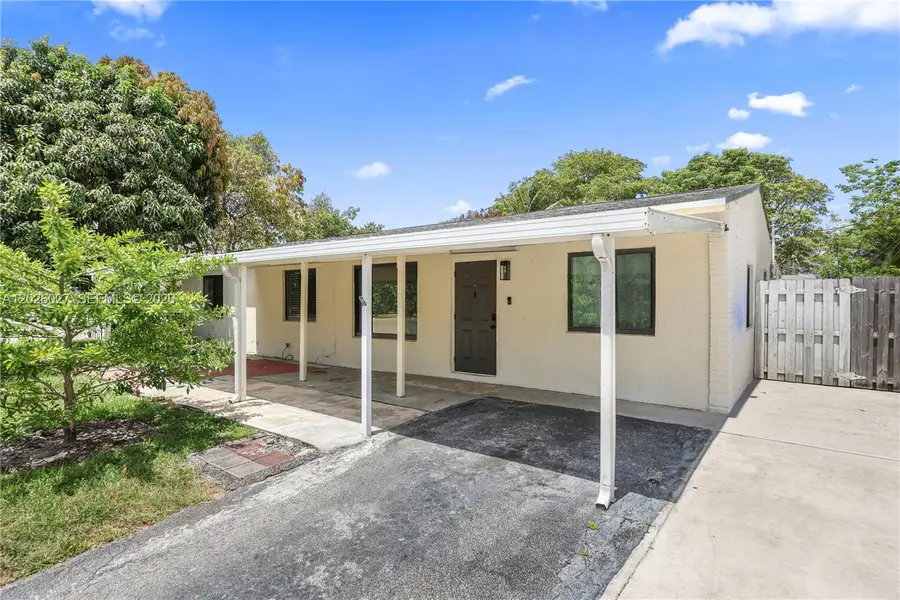 1611 SW 67th Ave, North Lauderdale, FL 33068 - #3