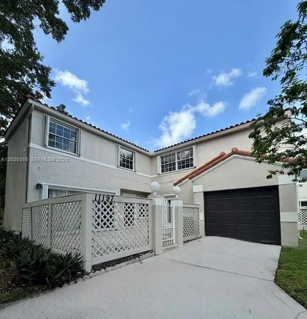 11197 Long Boat Dr, Cooper City, FL 33026