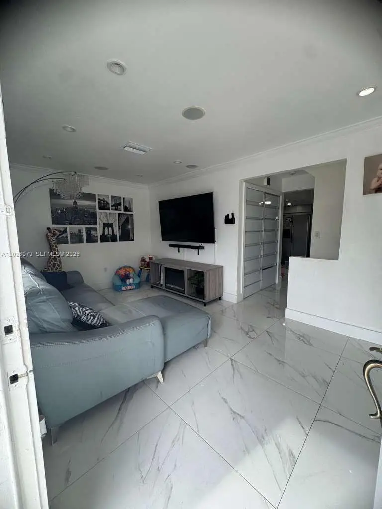 8430 NW 8th St #B11, Miami, FL 33126 - #3