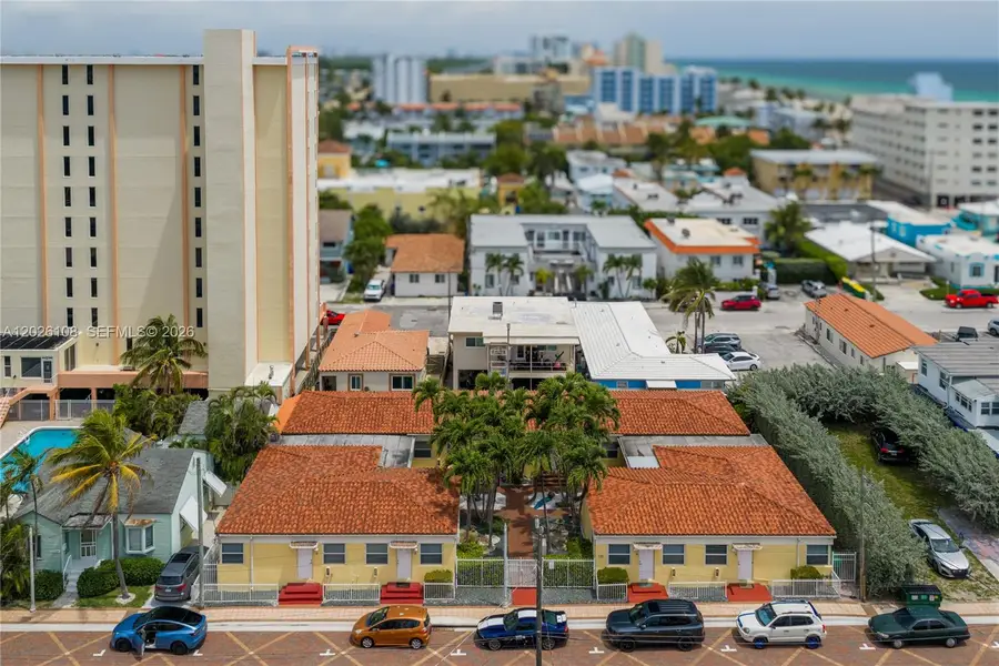 335 Georgia St, Hollywood, FL 33019 - #2