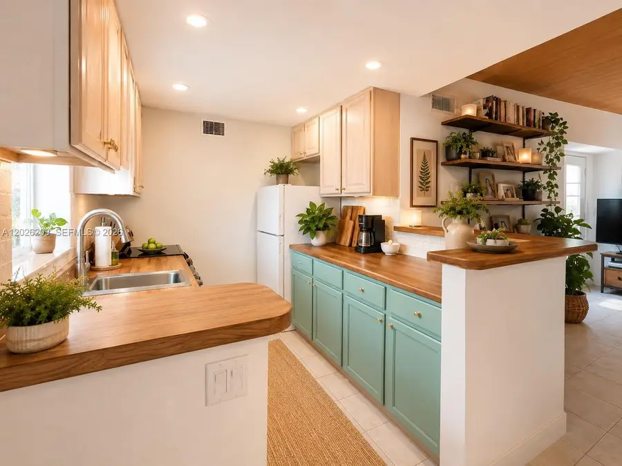 910 Jefferson Ave #5C, Miami Beach, FL 33139 - #2