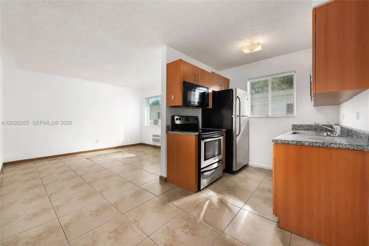 932 Moffett St #6, Hallandale Beach, FL 33009 - #1
