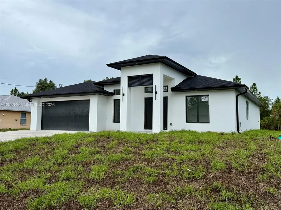911 Cleveland Ave, Lehigh Acres, FL 33972 - #3