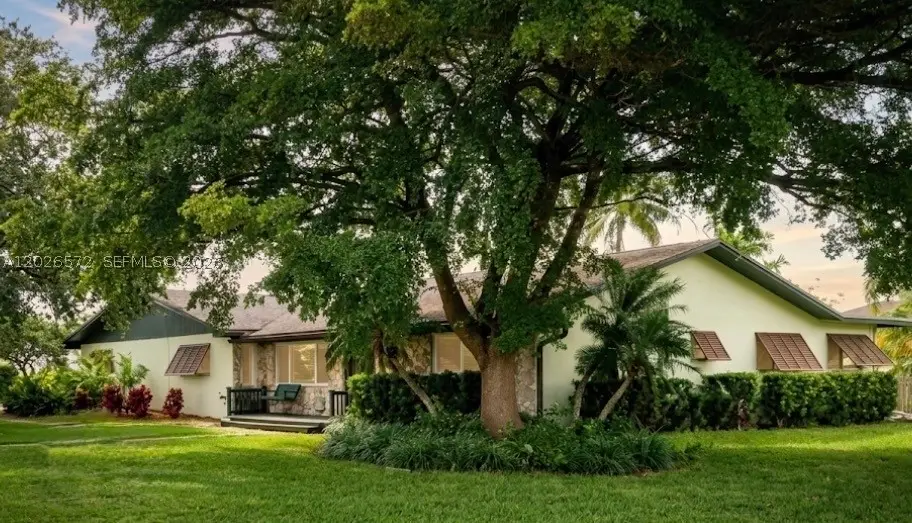 19505 SW 272nd St, Homestead, FL 33031 - #1