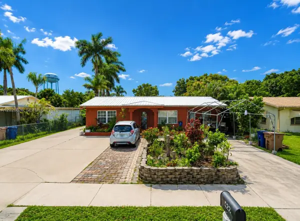 422 Ballair Rd, Fort Myers, FL 33905