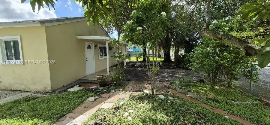 610 E 6th Pl, Hialeah, FL 33010 - #3