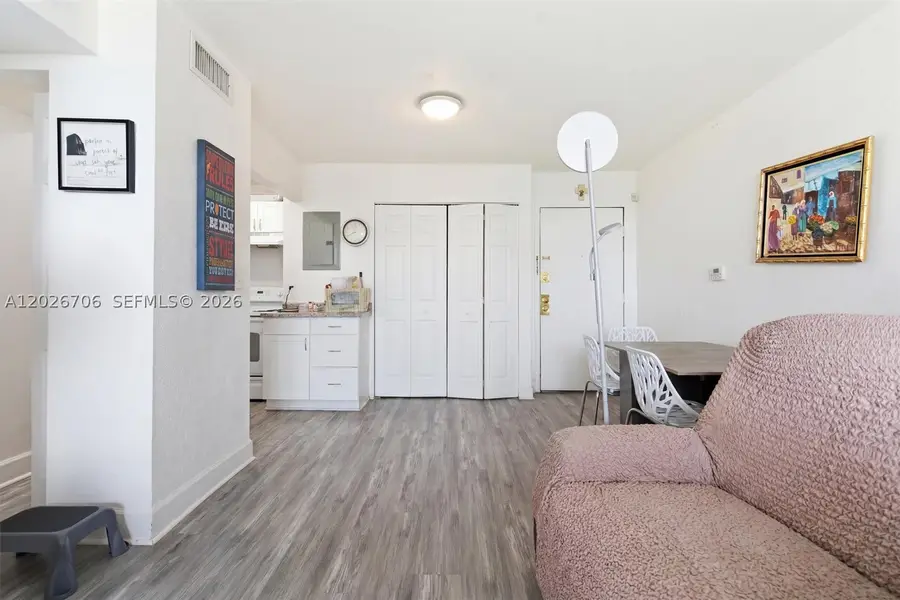 210 Fontainebleau Blvd #402, Miami, FL 33172 - #3