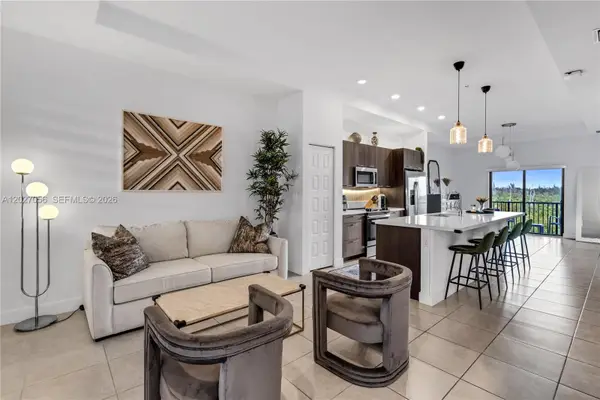 8175 NW 104th Ave #32, Doral, FL 33178