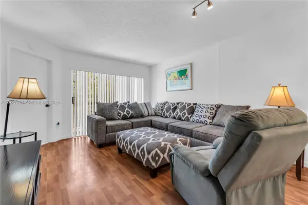 9511 Weldon Cir #G308, Tamarac, FL 33321