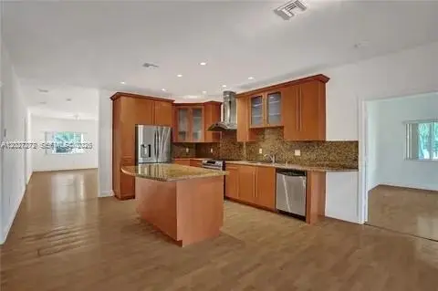 1101 NE 2nd St, Hallandale Beach, FL 33009 - #3