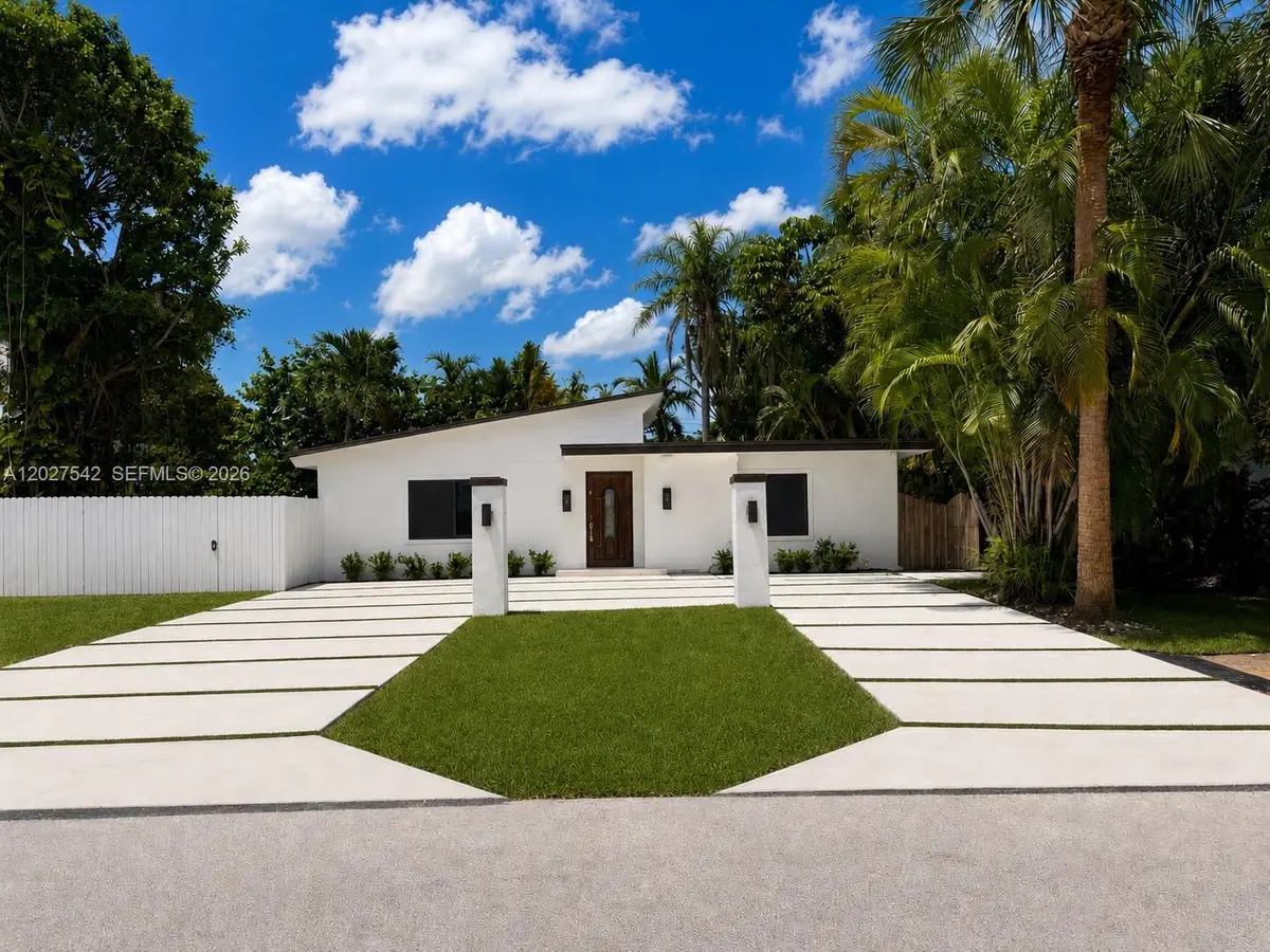 2627 NE 213th St, Miami, FL 33180 - #1