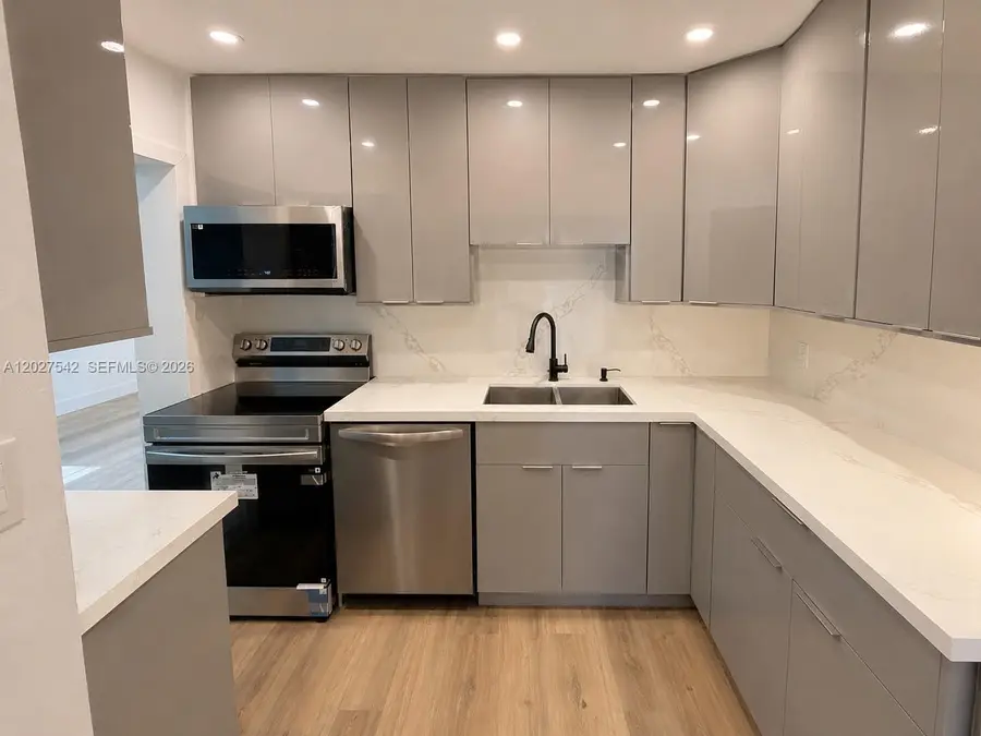2627 NE 213th St, Miami, FL 33180 - #2