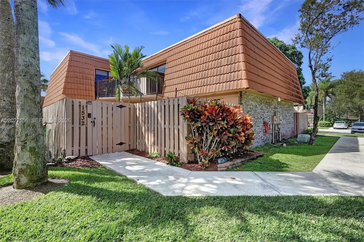 1532 W Harmony Lake Cir, Davie, FL 33324 - #1