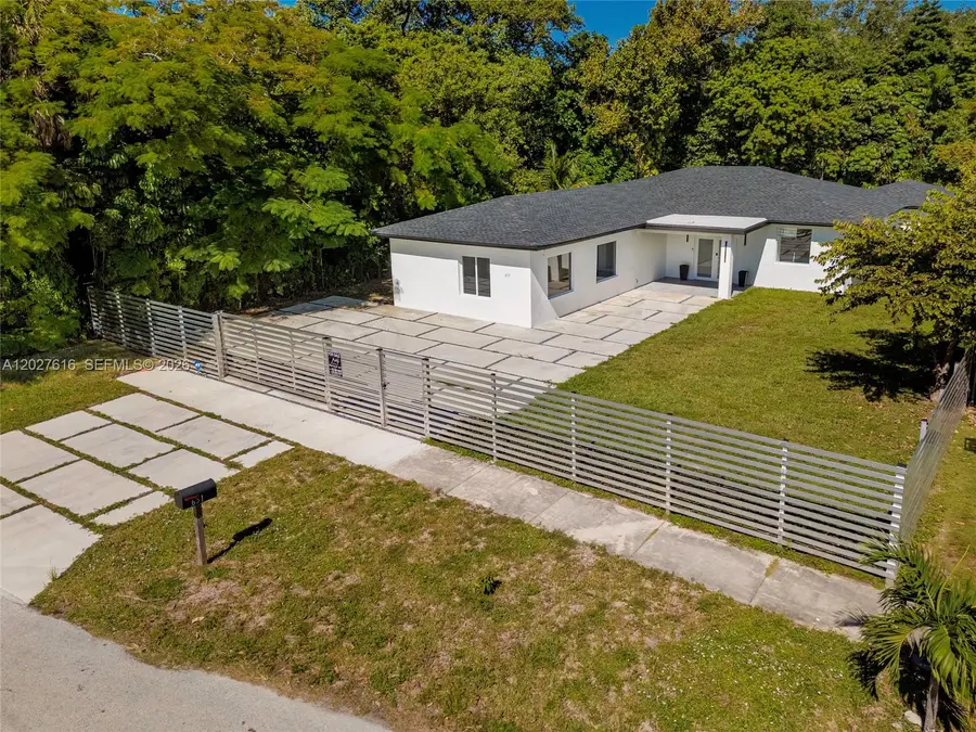 651 NE 172nd St, Miami, FL 33162 - #2