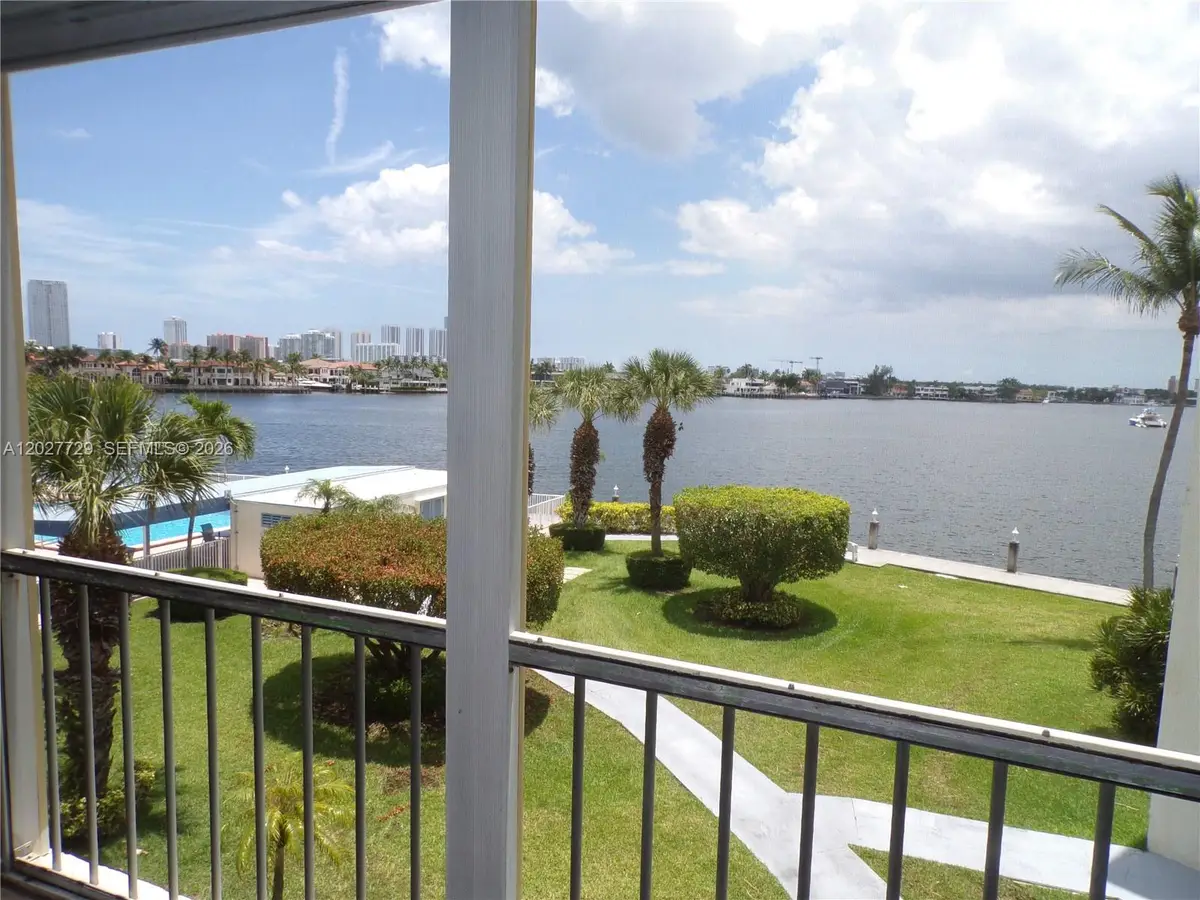 3010 Marcos Dr #R314, Aventura, FL 33160 - #1