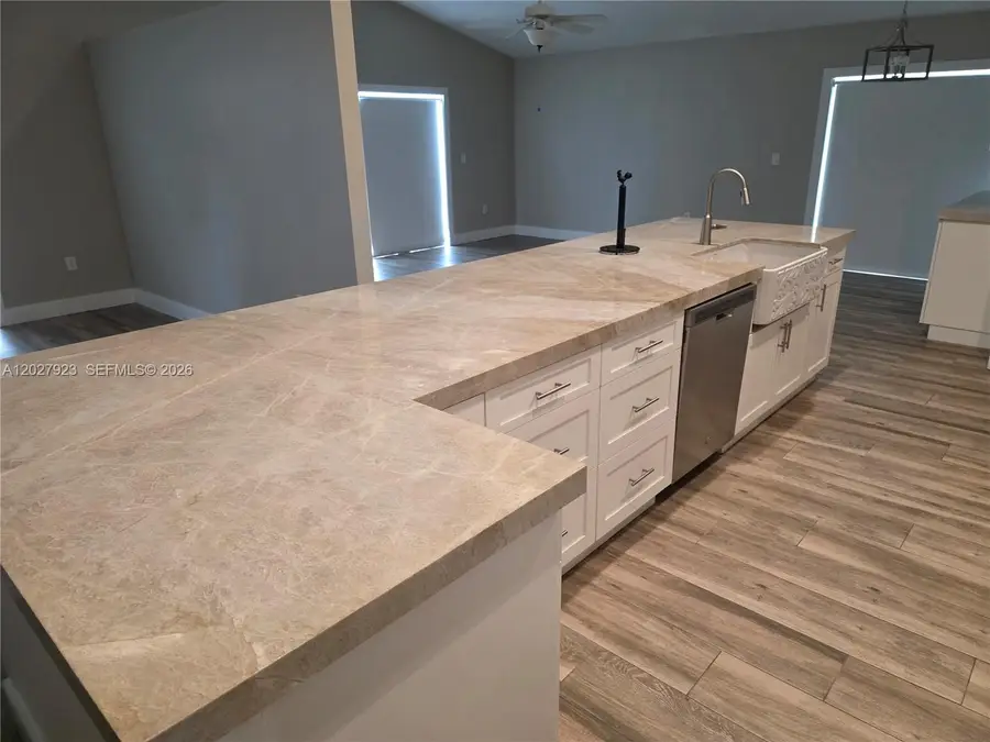 701 SW 93rd Ave, Pembroke Pines, FL 33025 - #3