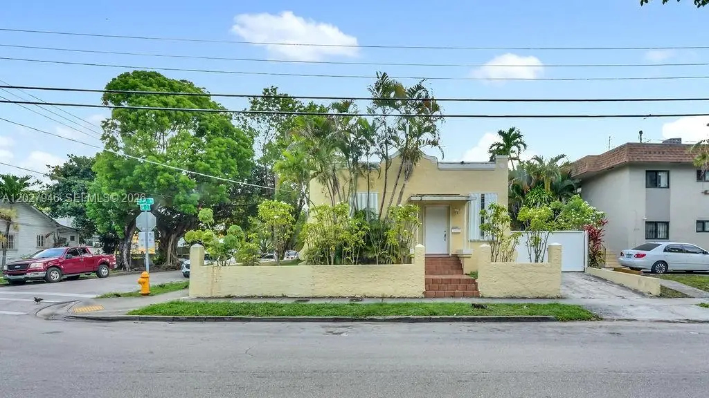 242 SW 15th Ave, Miami, FL 33135 - #1