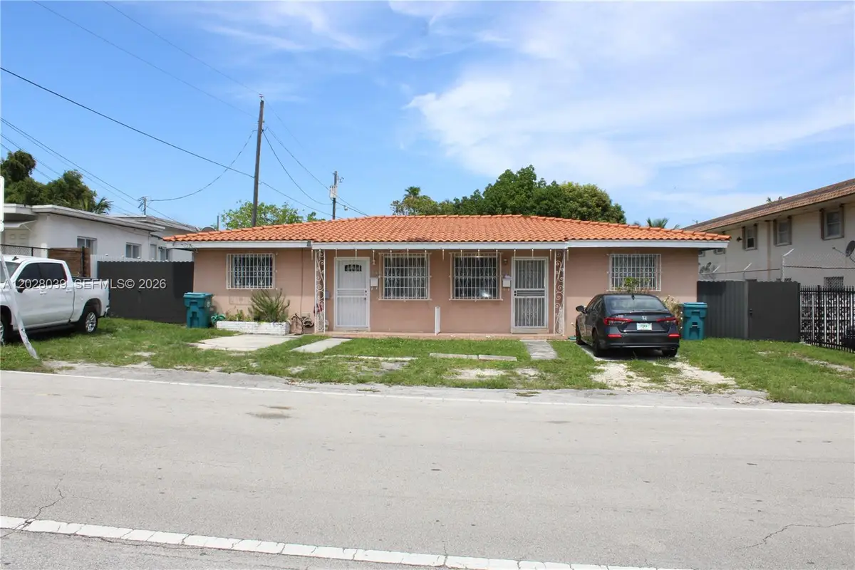 1040 NW 23rd Ct, Miami, FL 33125 - #1