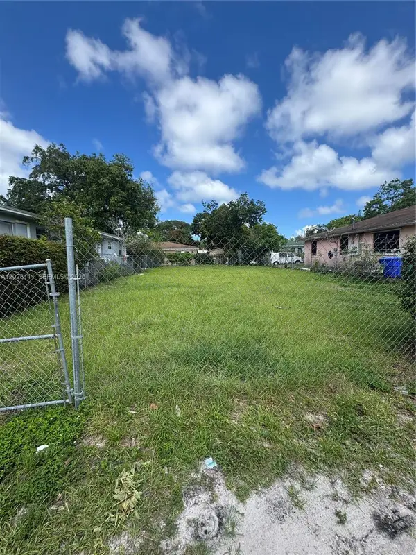 6335 NW 1st Ct, Miami, FL 33150
