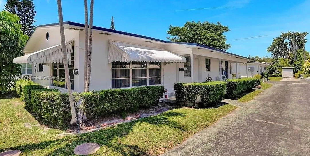 2627 Lincoln St, Hollywood, FL 33020 - #1