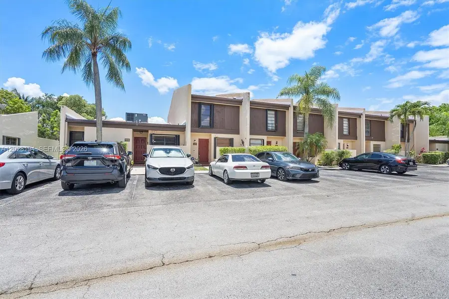 9942 NW 10th St #7, Pembroke Pines, FL 33024 - #2