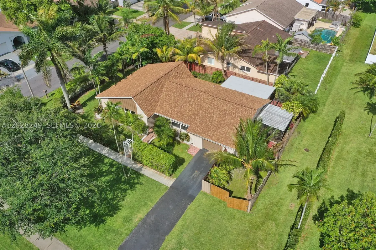 417 SE 4th St, Dania Beach, FL 33004 - #1