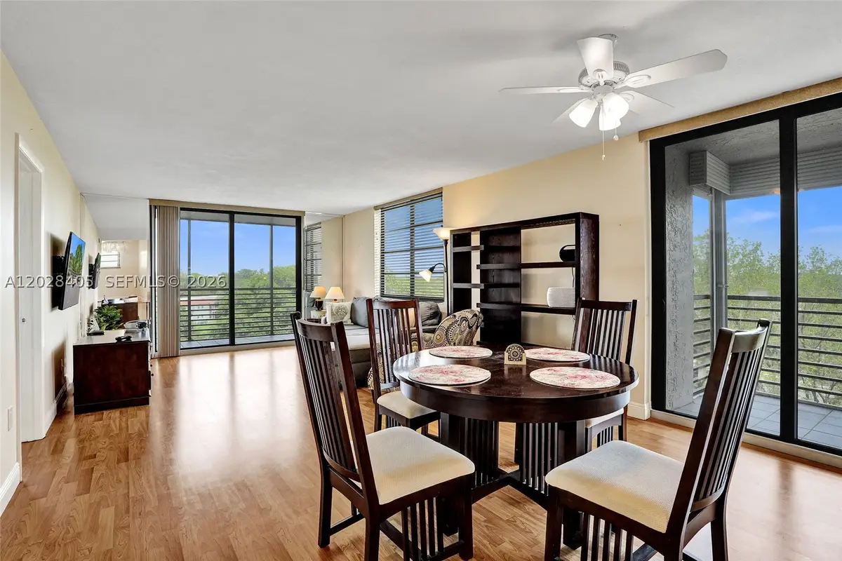 901 Colony Point Cir #501, Pembroke Pines, FL 33026 - #1