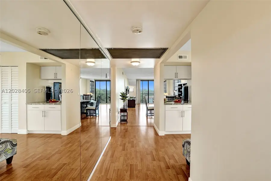901 Colony Point Cir #501, Pembroke Pines, FL 33026 - #2