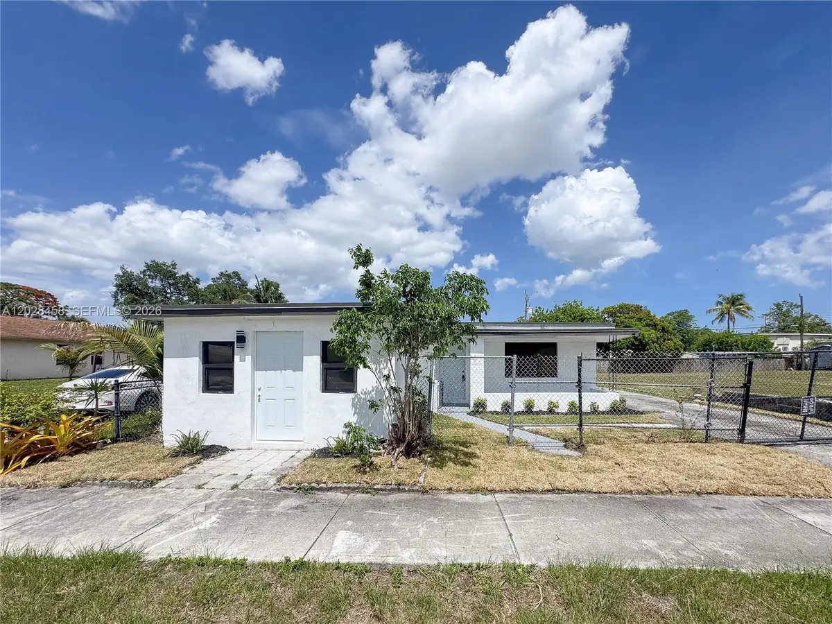 212 NW 28th Way, Fort Lauderdale, FL 33311 - #1