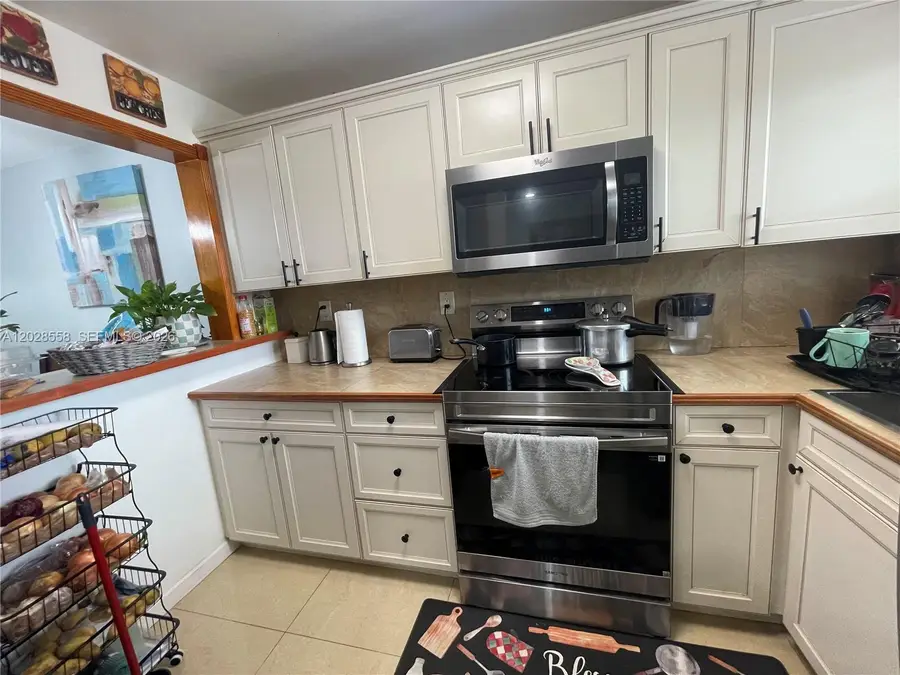 9281 Sunrise Lakes Blvd #209, Sunrise, FL 33322 - #3