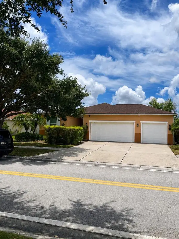 342 Star Shell Dr, Tampa, FL 33572
