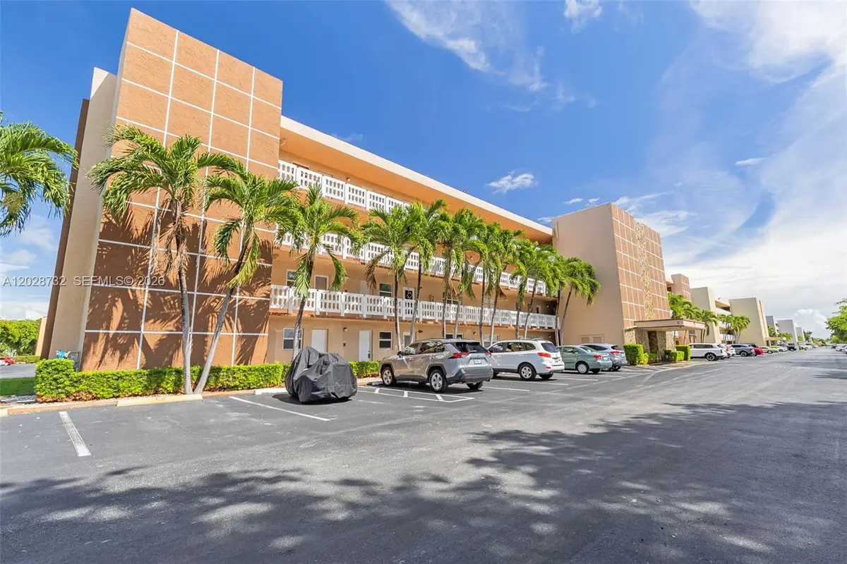 201 SE 11th Ter #102, Dania Beach, FL 33004 - #1