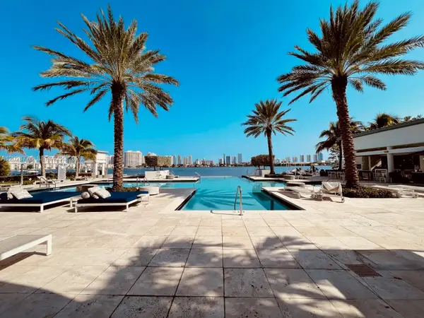 17111 Biscayne Blvd #208, North Miami Beach, FL 33160