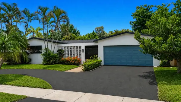 10460 NW 4th St, Plantation, FL 33324
