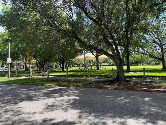 2015 Pinehurst Dr, West Palm Beach, FL 33407 - #3
