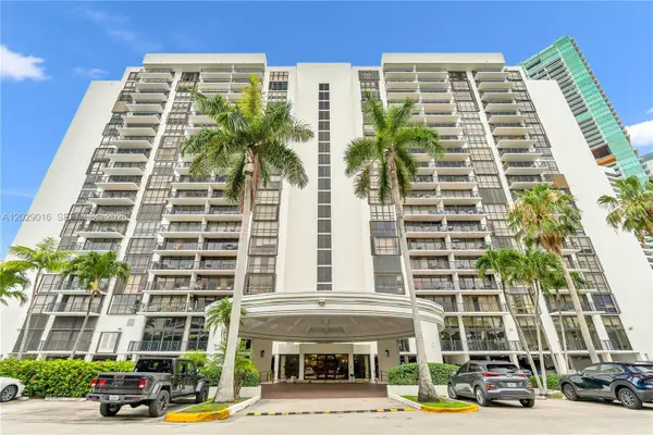 1450 Brickell Bay Dr #1815, Miami, FL 33131