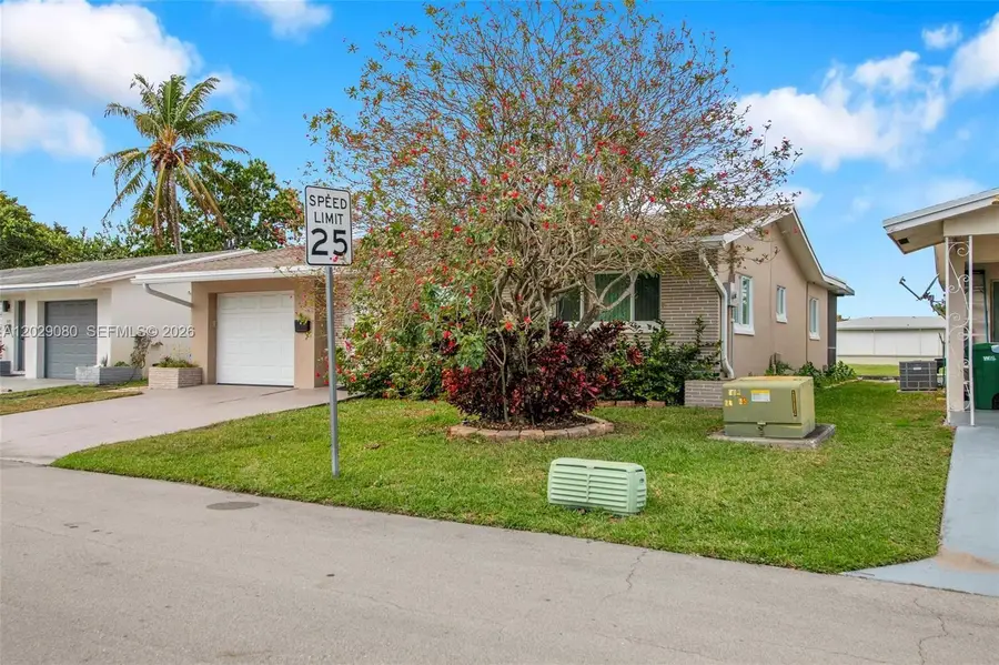 4905 NW 47th Ave, Tamarac, FL 33319 - #2