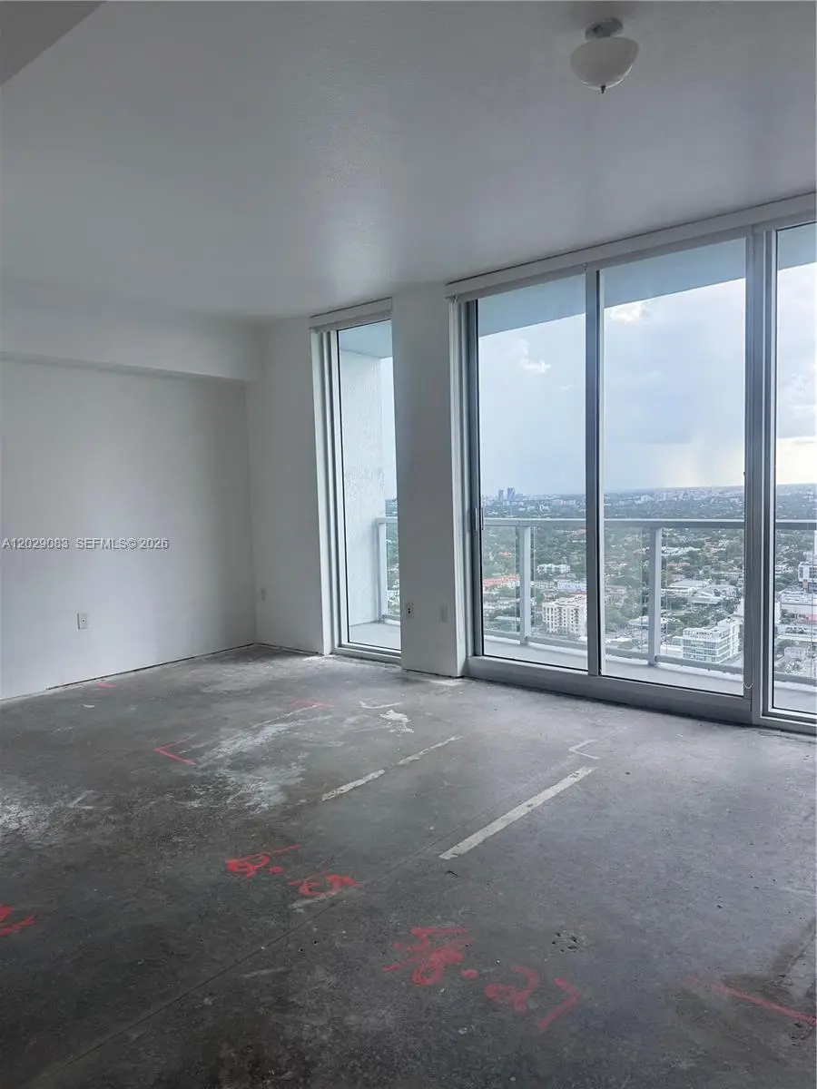 185 SW 7th St #3900, Miami, FL 33130 - #1