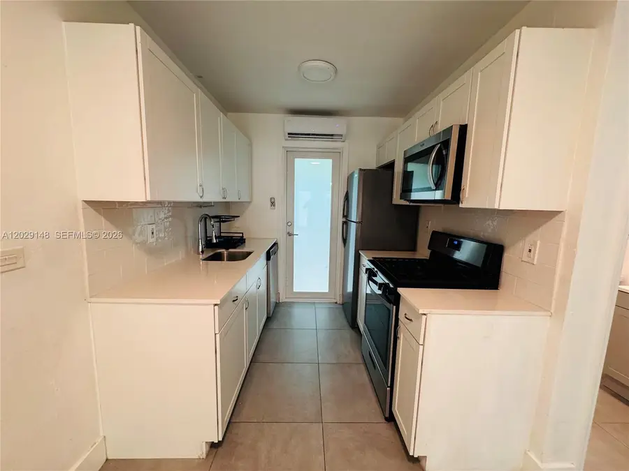 75 Washington Ave #10, Miami Beach, FL 33139 - #3