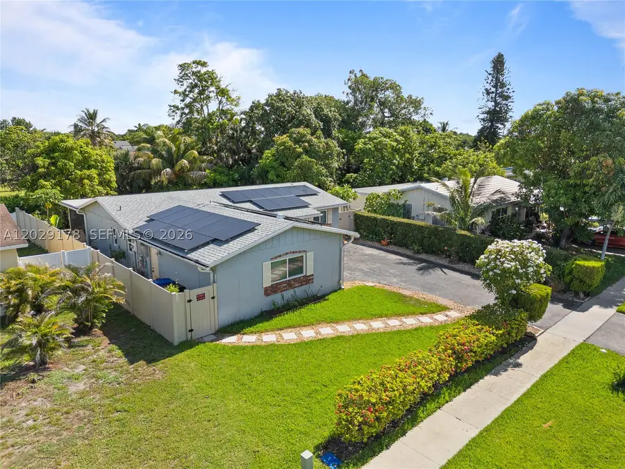 7715 SW 9th St, North Lauderdale, FL 33068 - #2