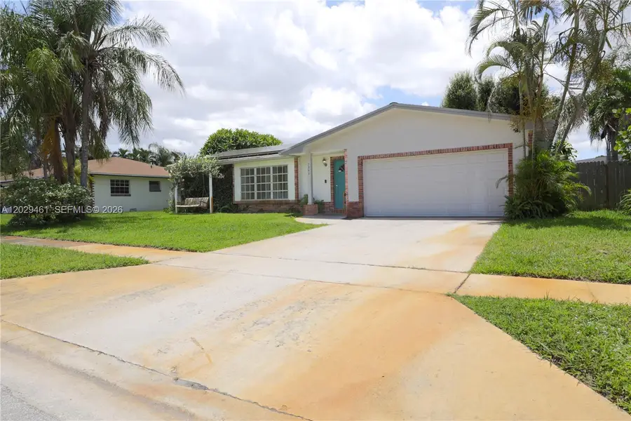 7940 NW 9th St, Margate, FL 33063 - #2