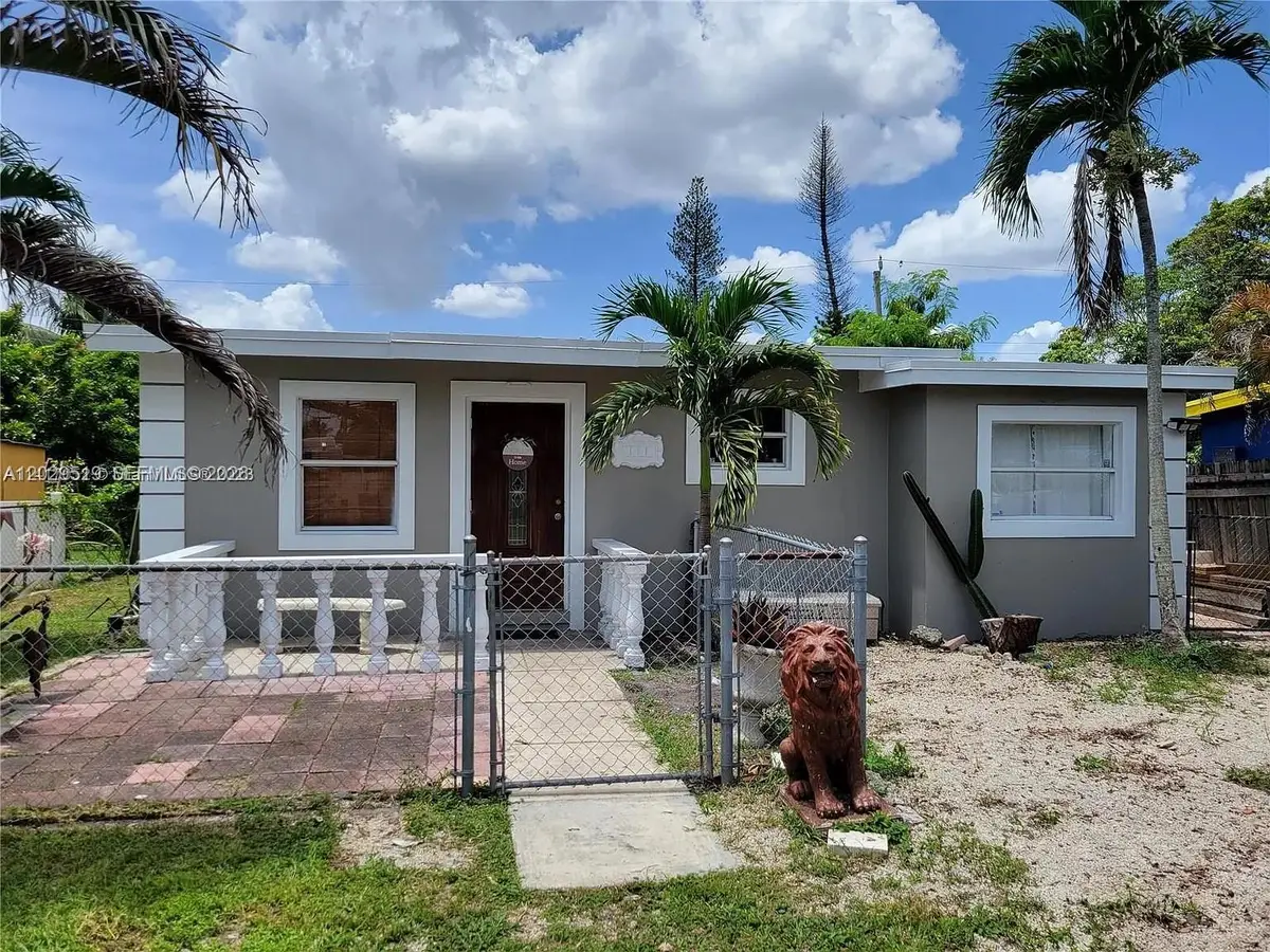 1752 Lauderdale Manor Dr, Fort Lauderdale, FL 33311 - #1