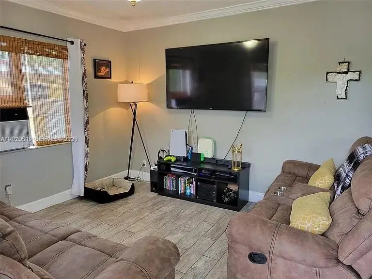 1752 Lauderdale Manor Dr, Fort Lauderdale, FL 33311 - #2