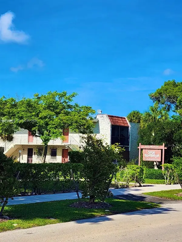 8701 SW 141st St #H6, Palmetto Bay, FL 33176