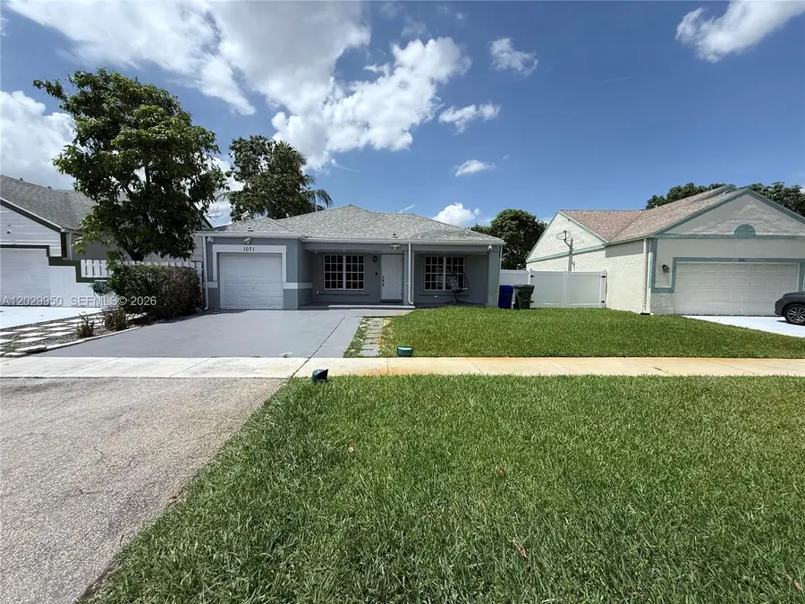 1071 SW 86th Ave, Pembroke Pines, FL 33025 - #2